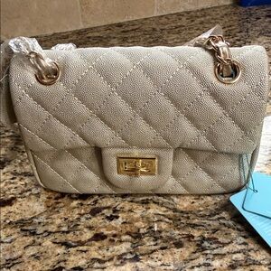 Elegant Cream Quilted Shoulder Bag